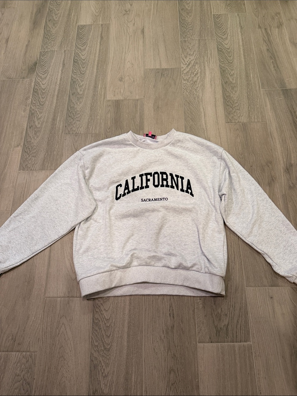 Edikted Woman’s California Crewneck Sweatshirt - Light Gray Size S